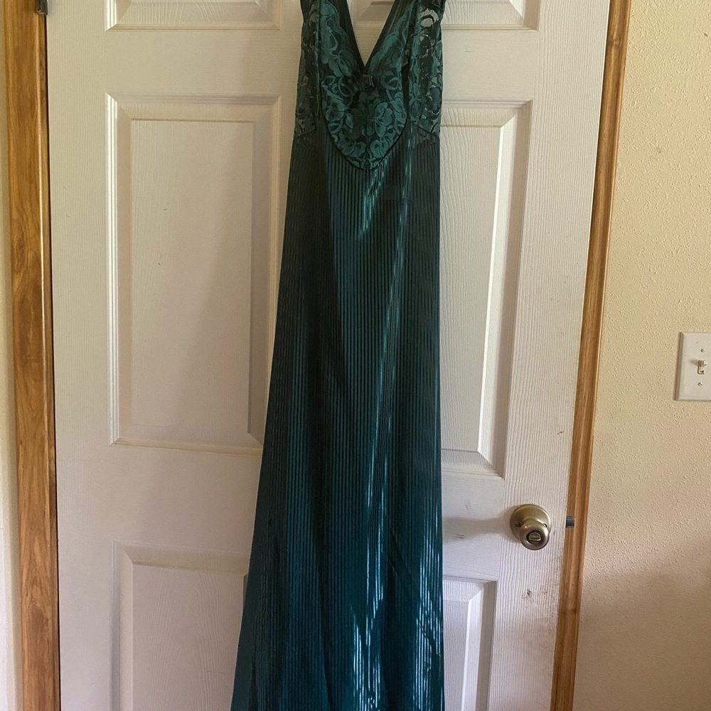 Vintage Petra Lingerie Nightgown Womens Size Large Maxi Green Lace Coquette. - Picture 2 of 4